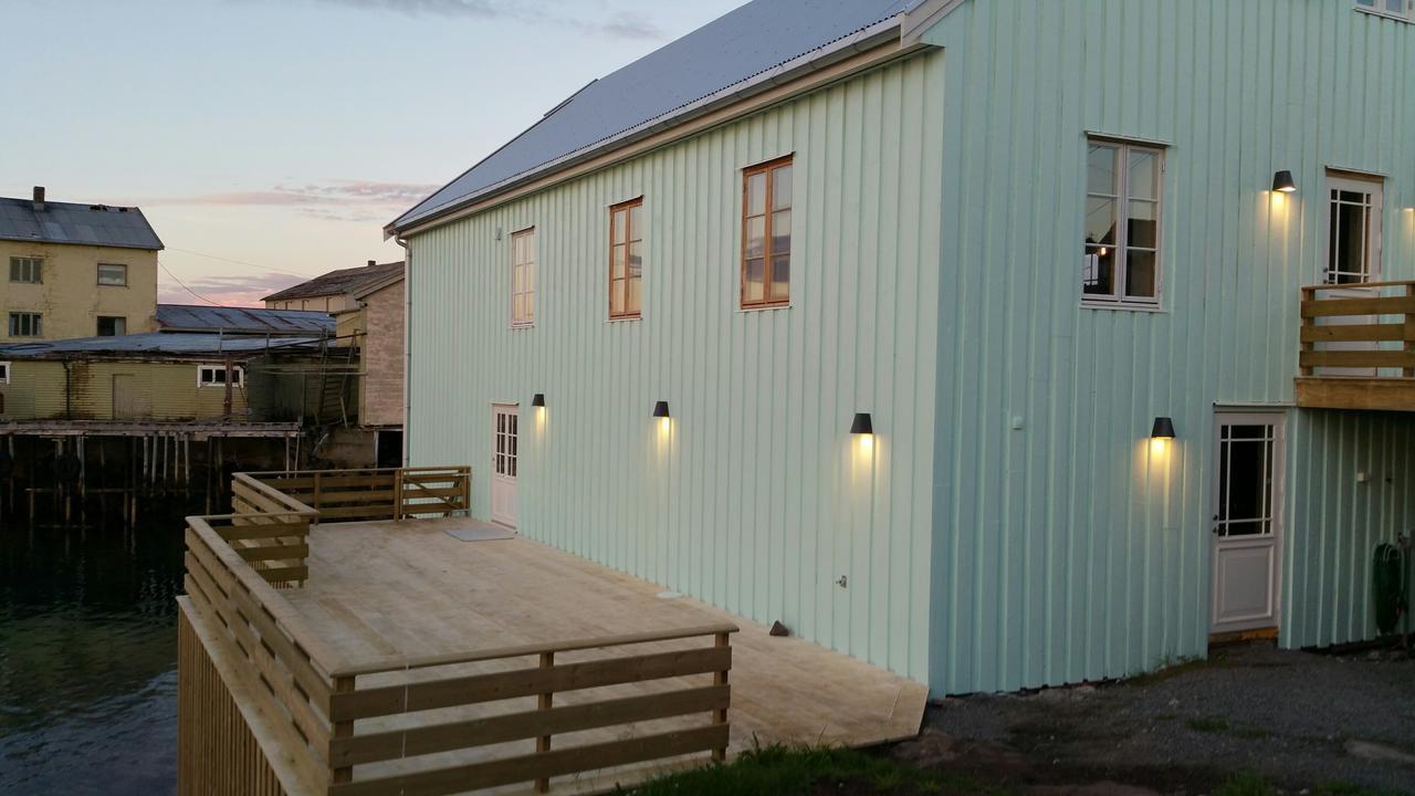 Lysvoldbrygga Bed & Breakfast Henningsvaer Exterior photo