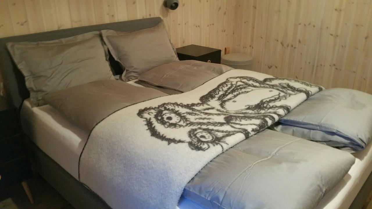 Lysvoldbrygga Bed & Breakfast Henningsvaer Exterior photo