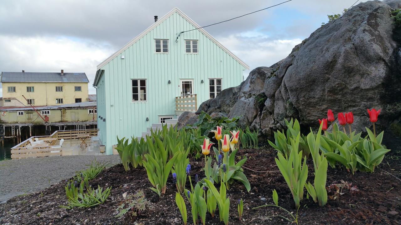 Lysvoldbrygga Bed & Breakfast Henningsvaer Exterior photo